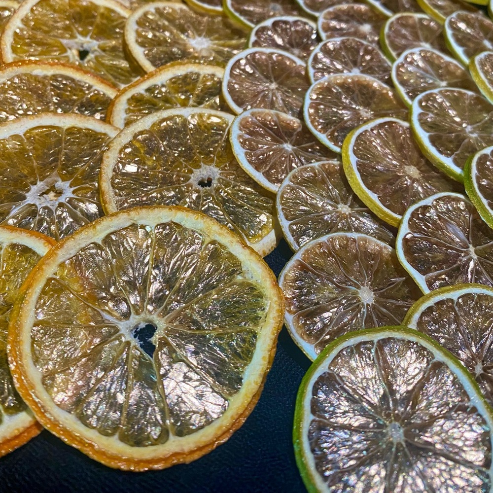 Gold Dusted Dehydrated Citrus Wheels